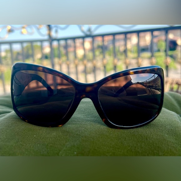 Dolce & Gabbana Designer Authentic Sunglasses - Great Condition - with case - Picture 4 of 6